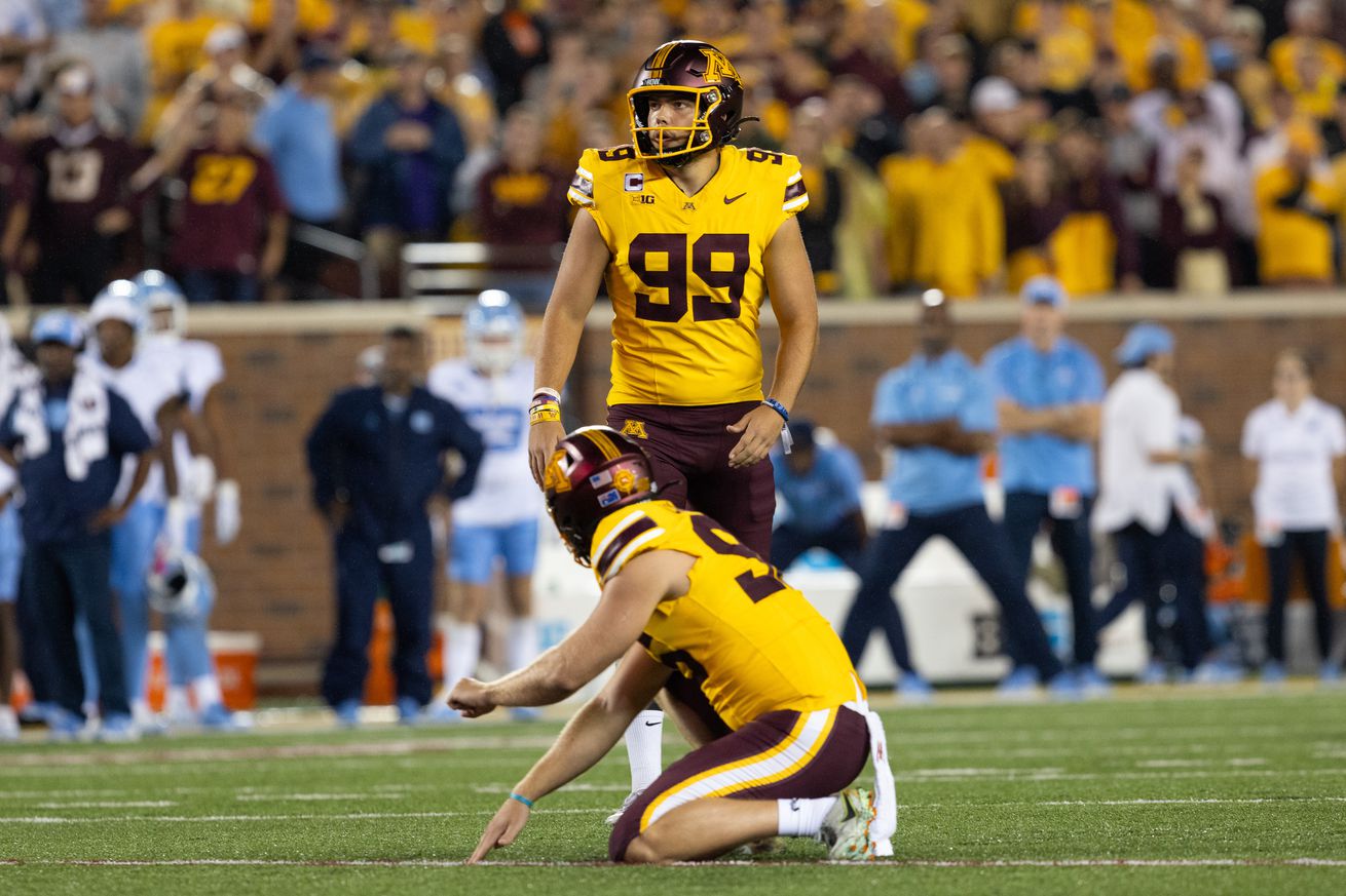 COLLEGE FOOTBALL: AUG 29 North Carolina at Minnesota