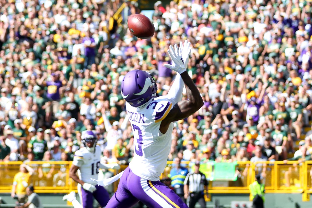 Minnesota Vikings v Green Bay Packers