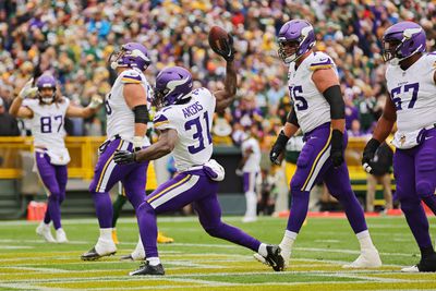 Minnesota Vikings v Green Bay Packers