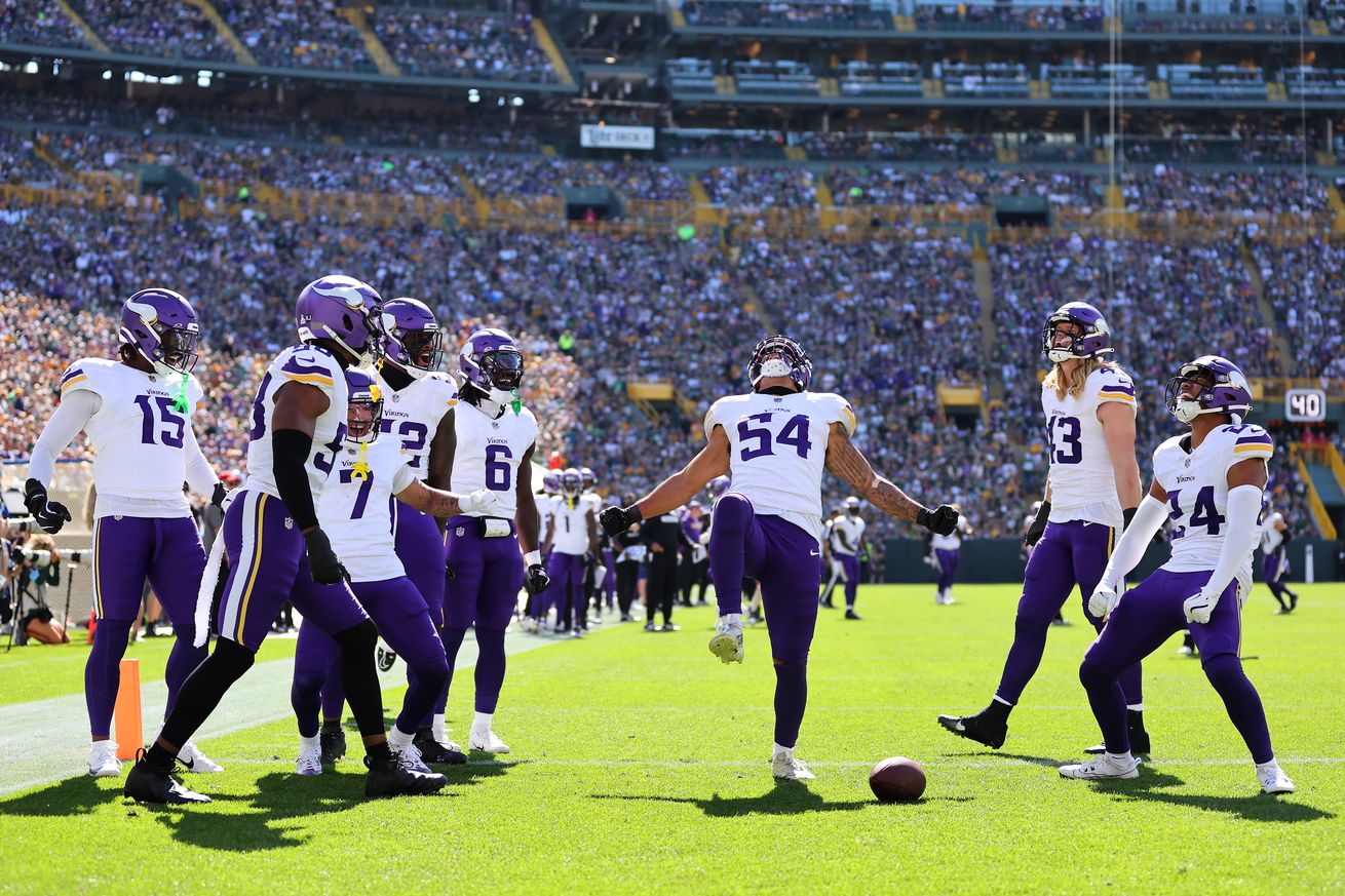 Minnesota Vikings v Green Bay Packers