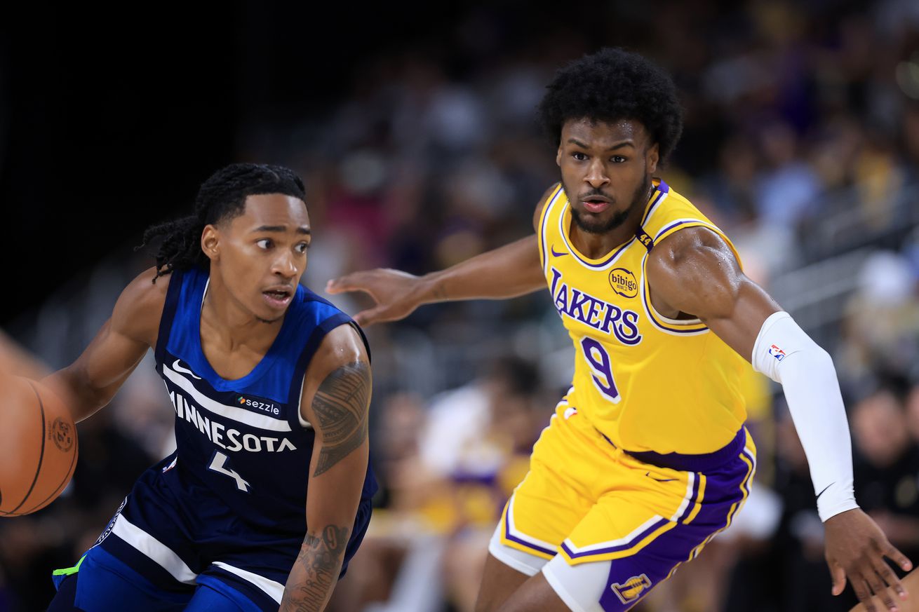 Minnesota Timberwolves v Los Angeles Lakers