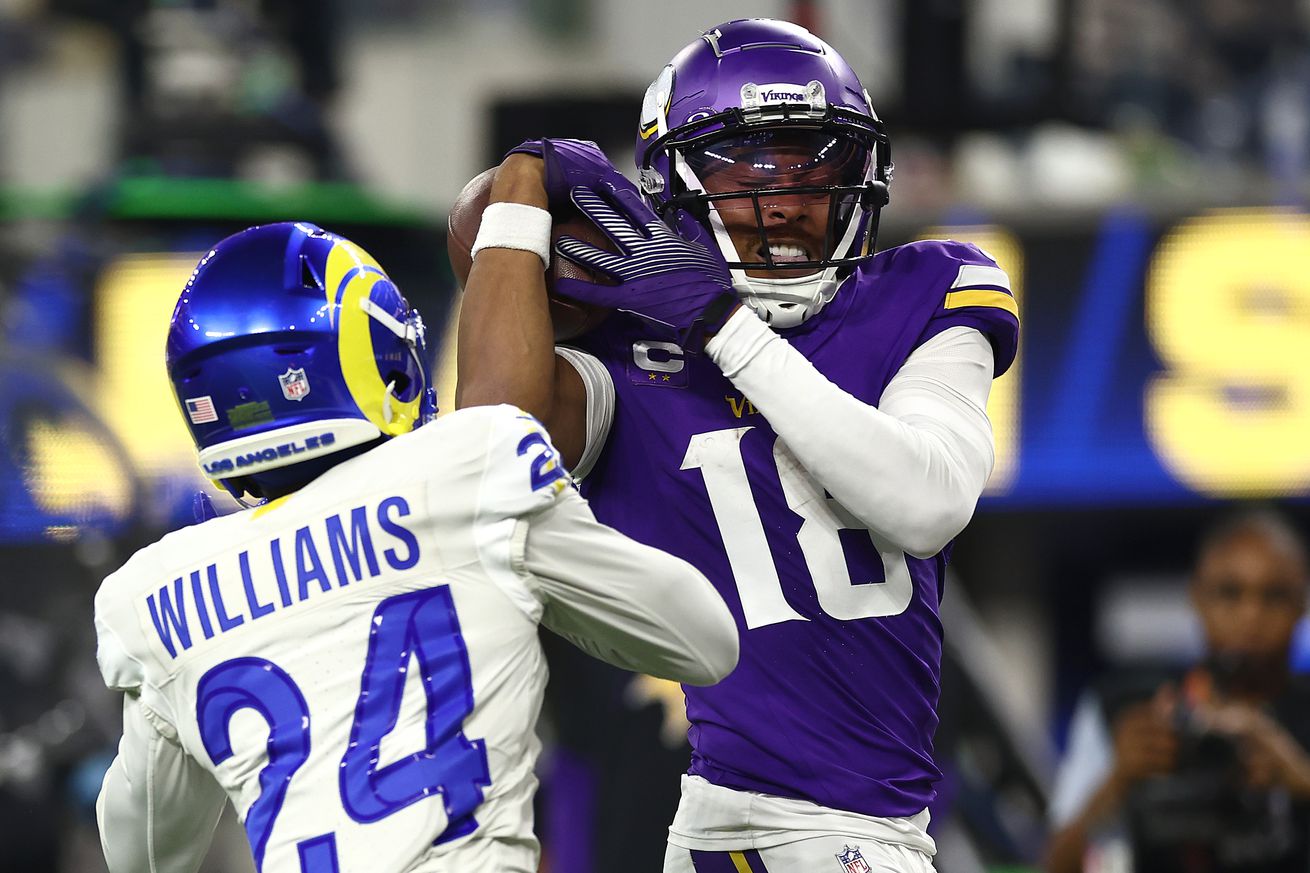 Minnesota Vikings v Los Angeles Rams