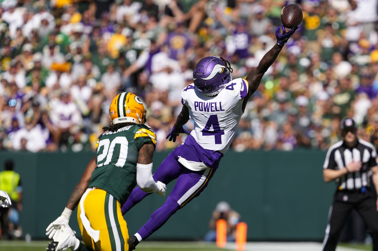 NFL: Minnesota Vikings at Green Bay Packers