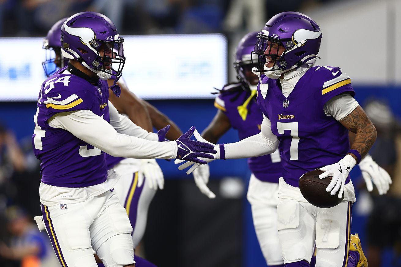 Minnesota Vikings v Los Angeles Rams