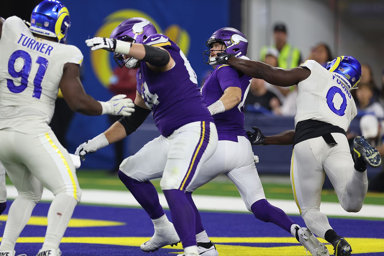 Minnesota Vikings v Los Angeles Rams