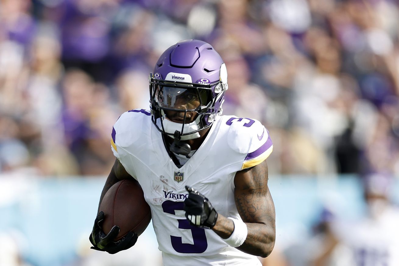 Minnesota Vikings v Tennessee Titans