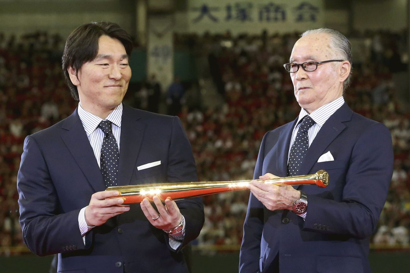 BASEBALL-JPN-JAPAN-POLITICS-AWARD