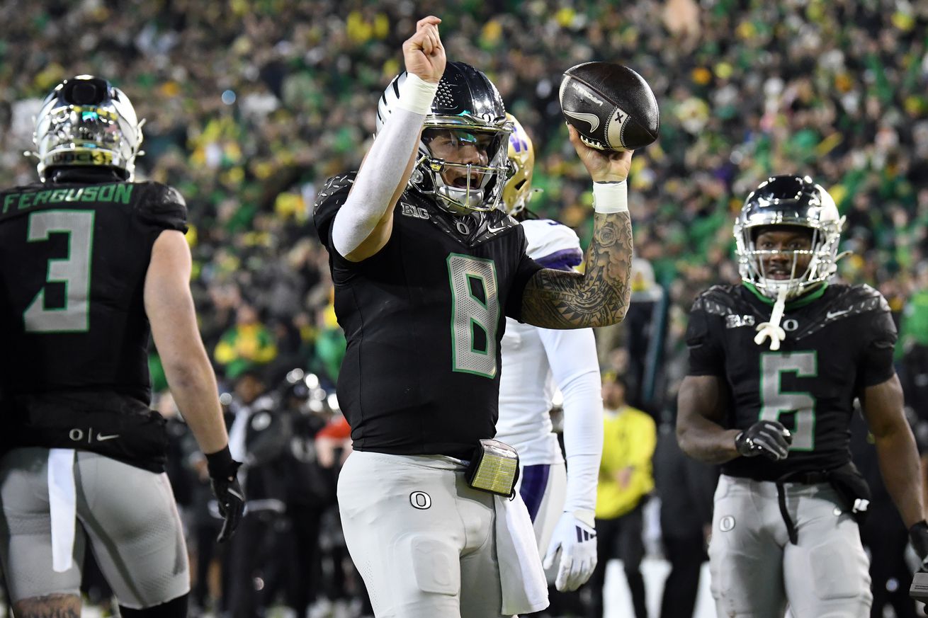 COLLEGE FOOTBALL: NOV 30 Washington at Oregon