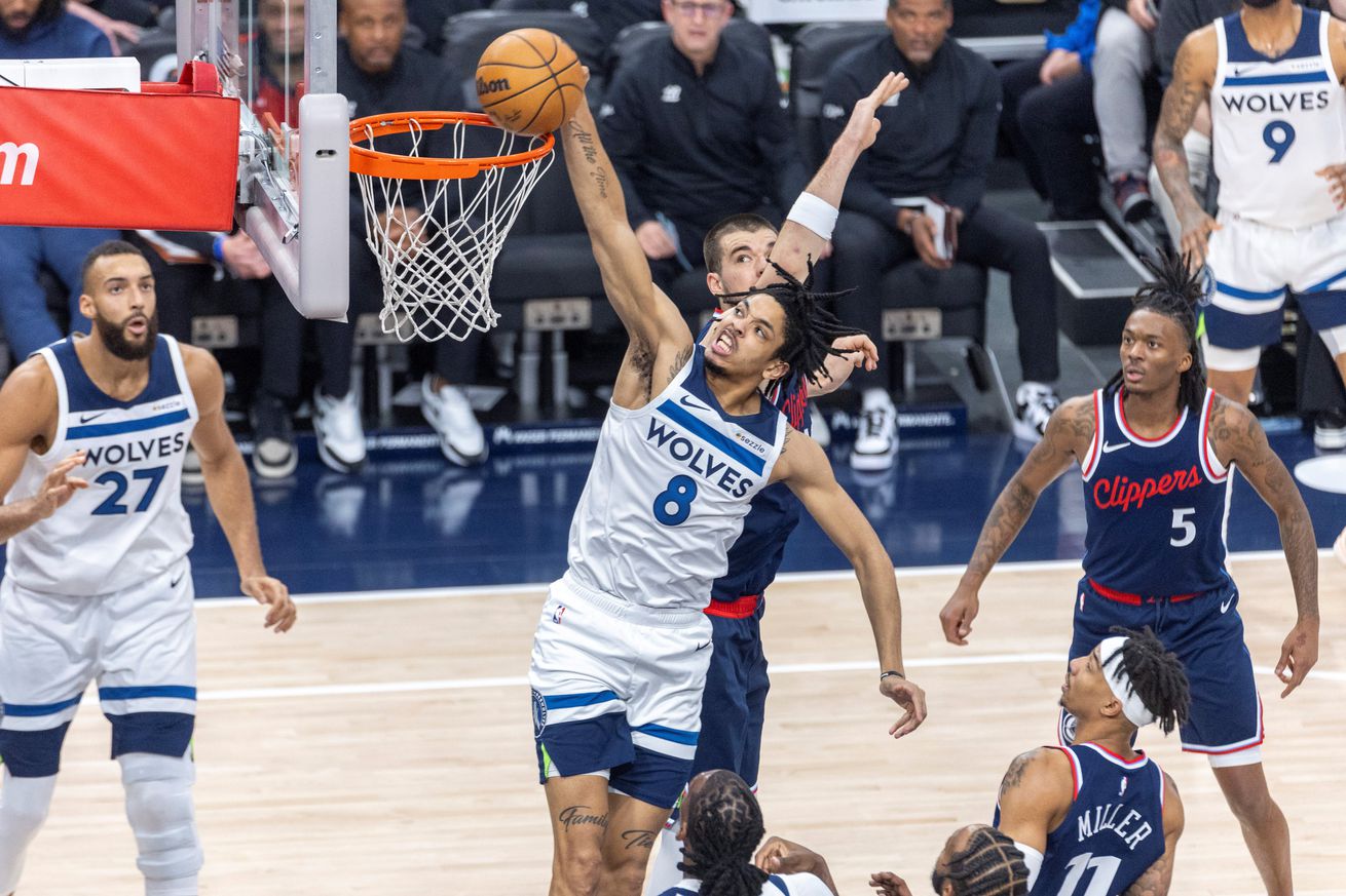 U.S.-LOS ANGELES-BASKETBALL-NBA-CLIPPERS VS TIMBERWOLVES