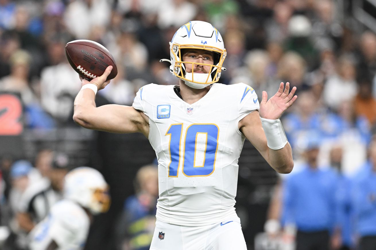 Los Angeles Chargers v Las Vegas Raiders