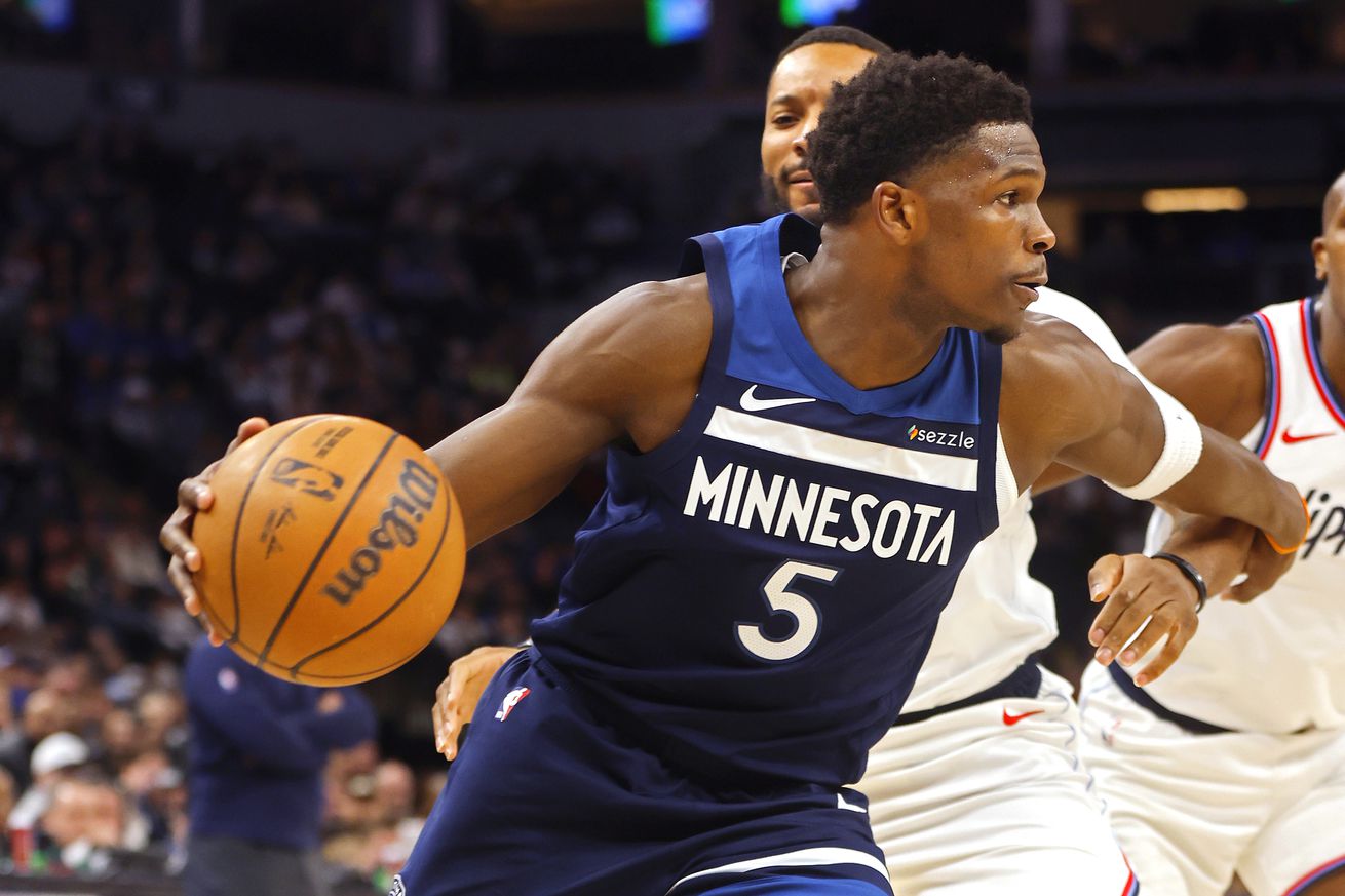 NBA: Los Angeles Clippers at Minnesota Timberwolves